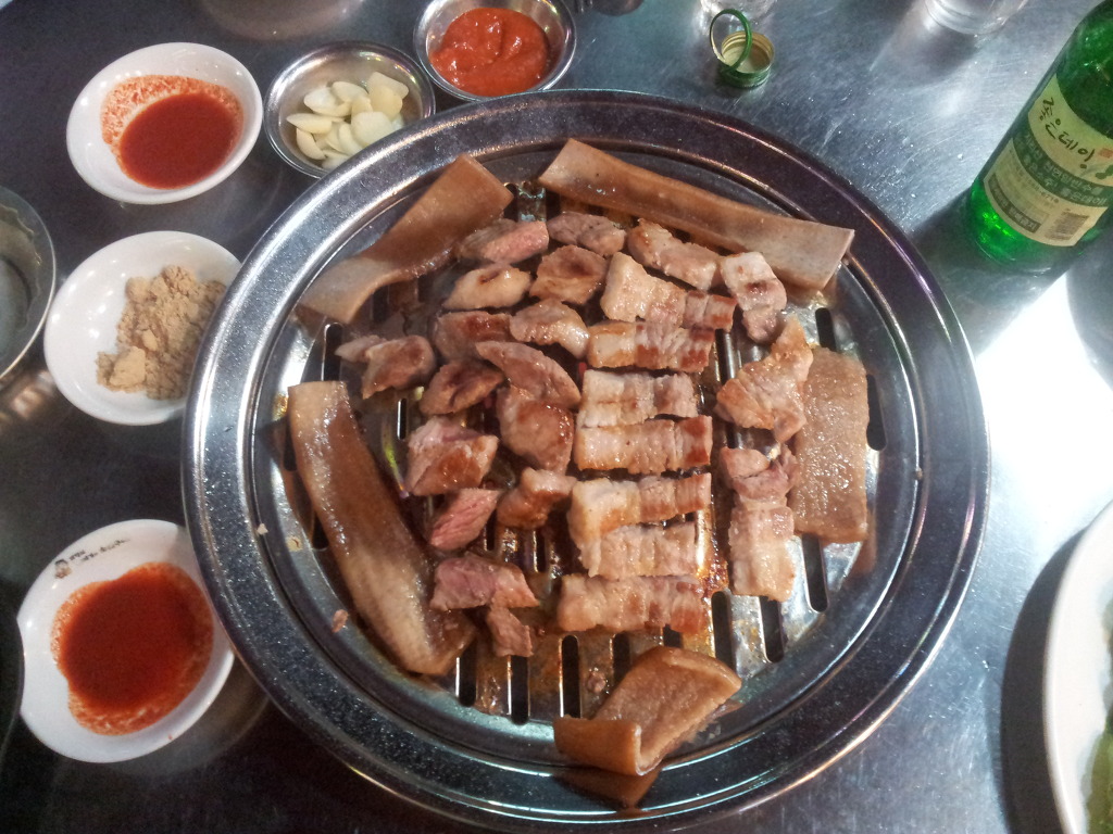 마당쇠껍데기와소금구이 이미지
