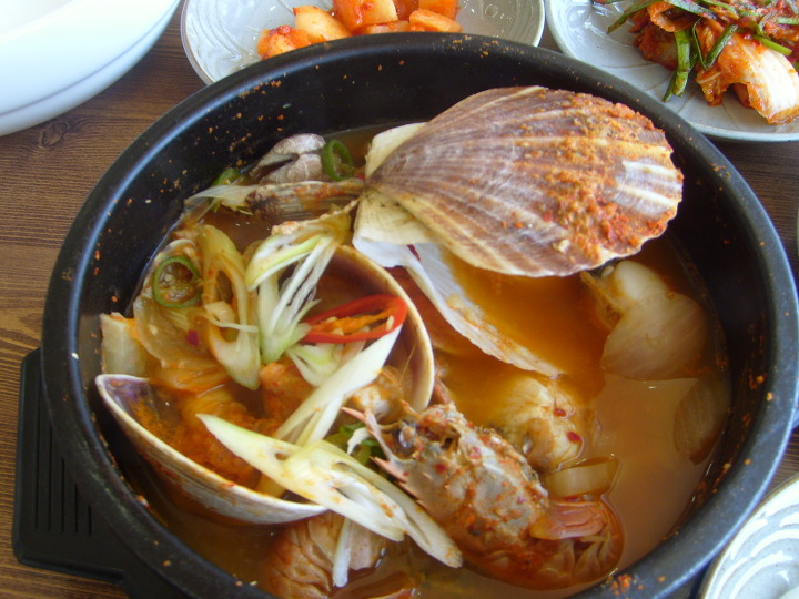 통영해물뚝배기 이미지