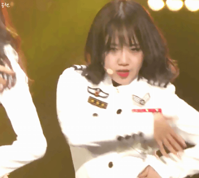 아이오아이(I.O.I) 오늘자 제복.gif | 인스티즈