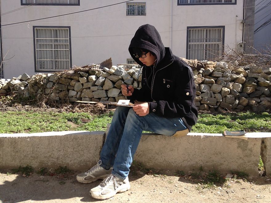 쓰레기에 그림그리는 소년 | 인스티즈