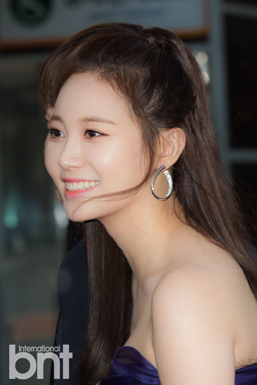 160217 오늘자 걸스데이 유라 보라 드레스 | 인스티즈