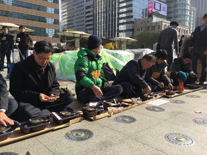 오늘자 광화문에서 문재인 전 대표 | 인스티즈