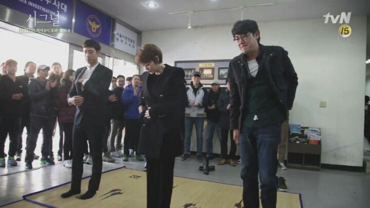 주연배우들 각각 성격이 한눈에 보이는 시그널 고사짤 gif (극중인물이랑 현실 싱크돋음) | 인스티즈