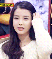 머리 넘기는 아이유.gif | 인스티즈