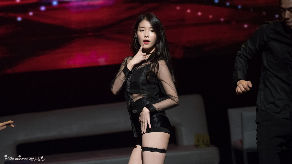 이제 섹시미까지 갖춘 농염한 아이유 (앞으로 섹시유라 불러야할듯).jpg | 인스티즈