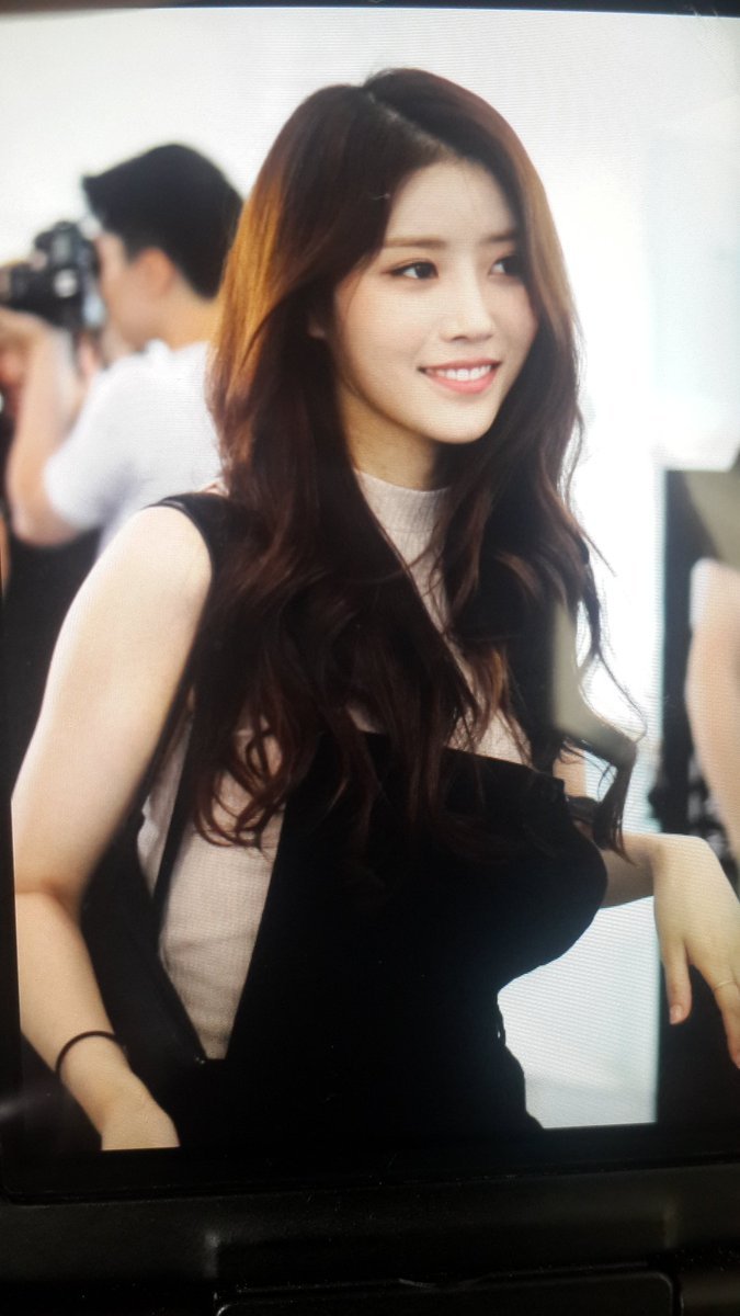 [러블리즈] 오늘자 아는형님 출근길 | 인스티즈