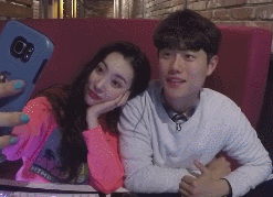 PC방에 있다가 갑자기 선미 들어옴.gif | 인스티즈