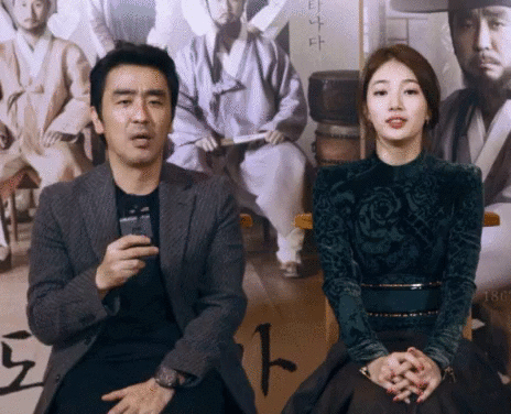 스승님 따라하는 수지.GIF | 인스티즈