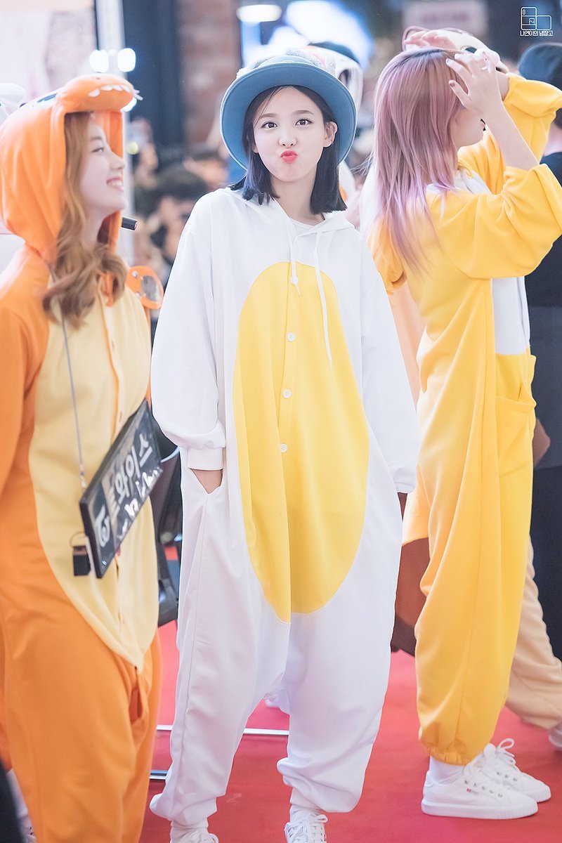 [트와이스] ???:야 너 돈 좀 있냐? | 인스티즈