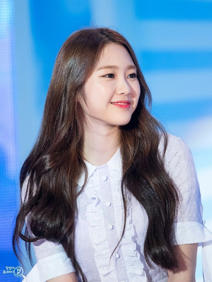겉으로 보기엔 시크해보이지만 실제론 착한 오마이걸 지호.JPG | 인스티즈