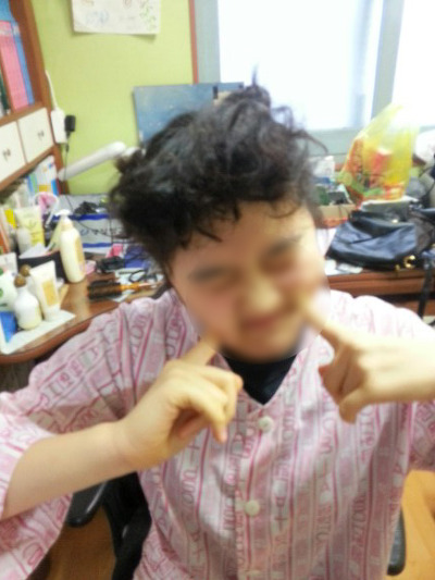 여고생의 집에서 하는 앞머리파마 | 인스티즈
