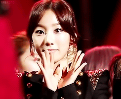 자기 찍덕알아보는 태연.jpgif | 인스티즈