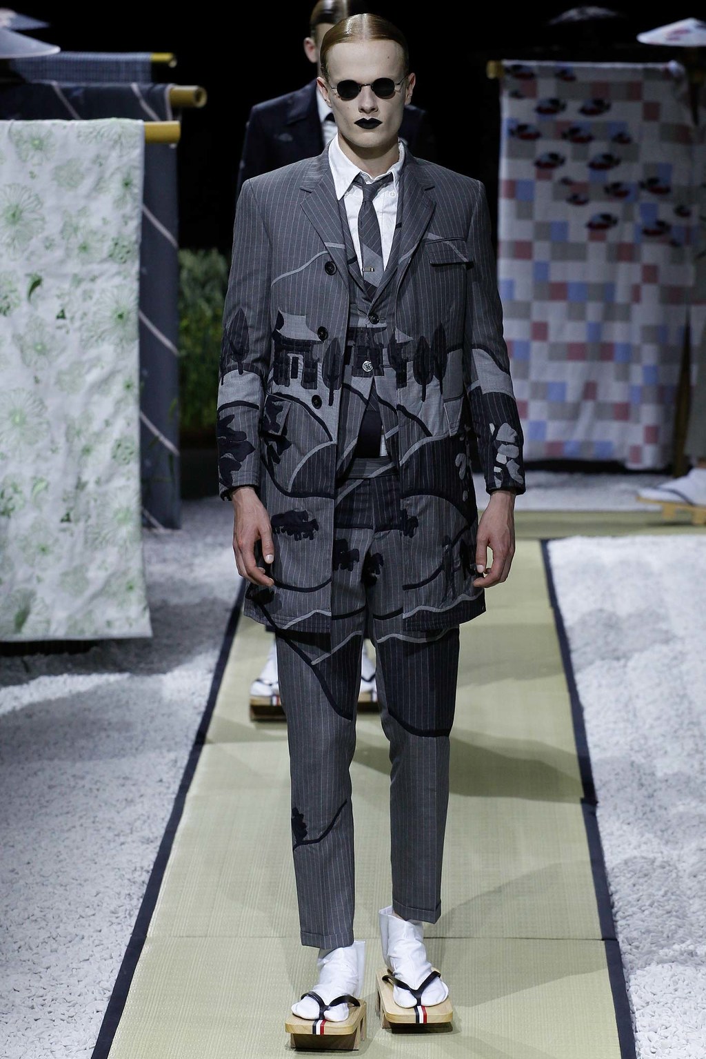일본풍의 톰브라운 SS16 (데이터주의) | 인스티즈