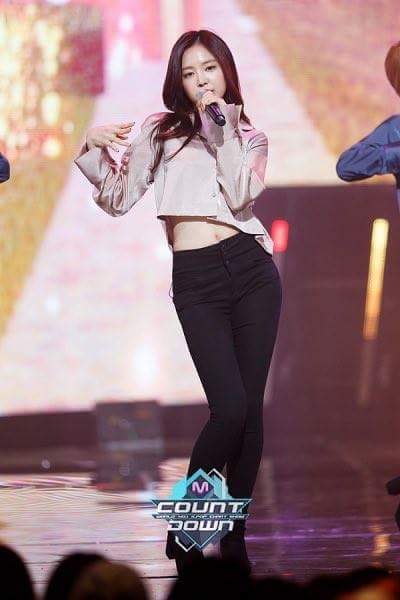 뒷태좋은 나은이 | 인스티즈