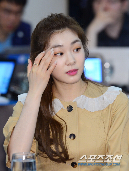 김연아, 그리스 평창올림픽 성화 인수식 참여 | 인스티즈