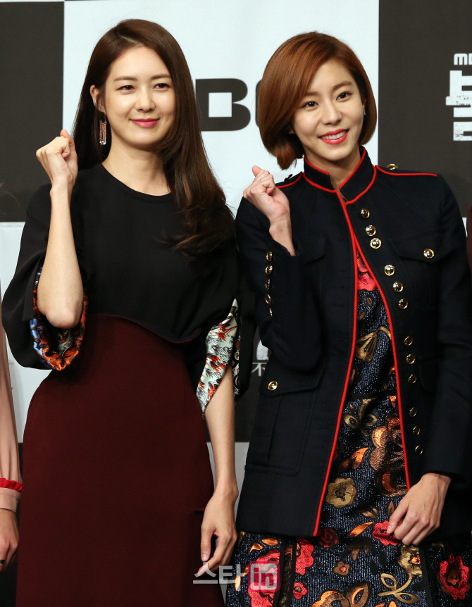  오늘자 이요원-유이 투샷.jpg | 인스티즈