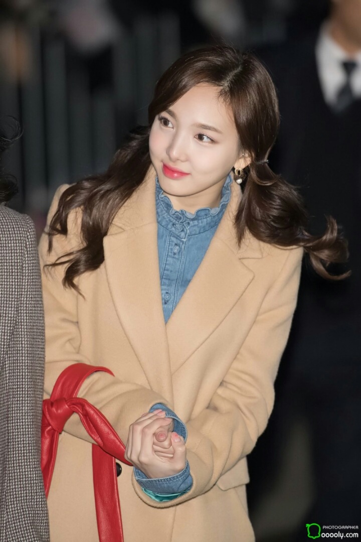 오늘 복고컨셉으로 출근한 트와이스 (우아한 미나리) | 인스티즈