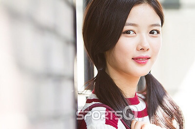 오늘자 양갈래 유정이 vs 생머리 유정이 | 인스티즈