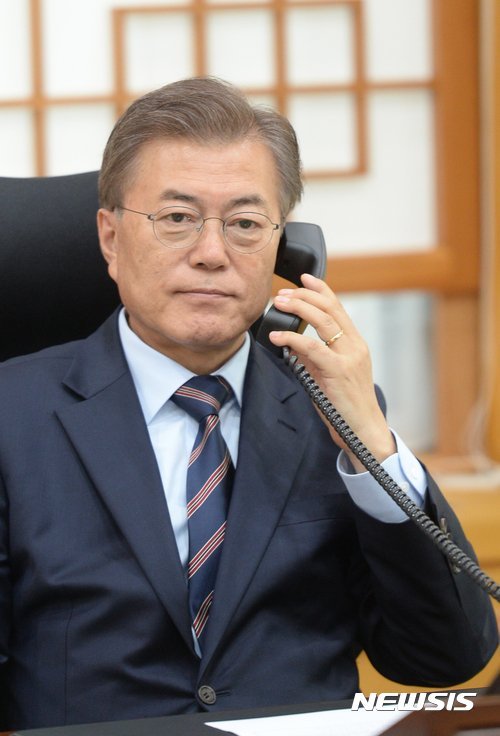 호주 맬컴 턴불 총리에게 당선 축하 전화를 받은 문재인 대통령 | 인스티즈