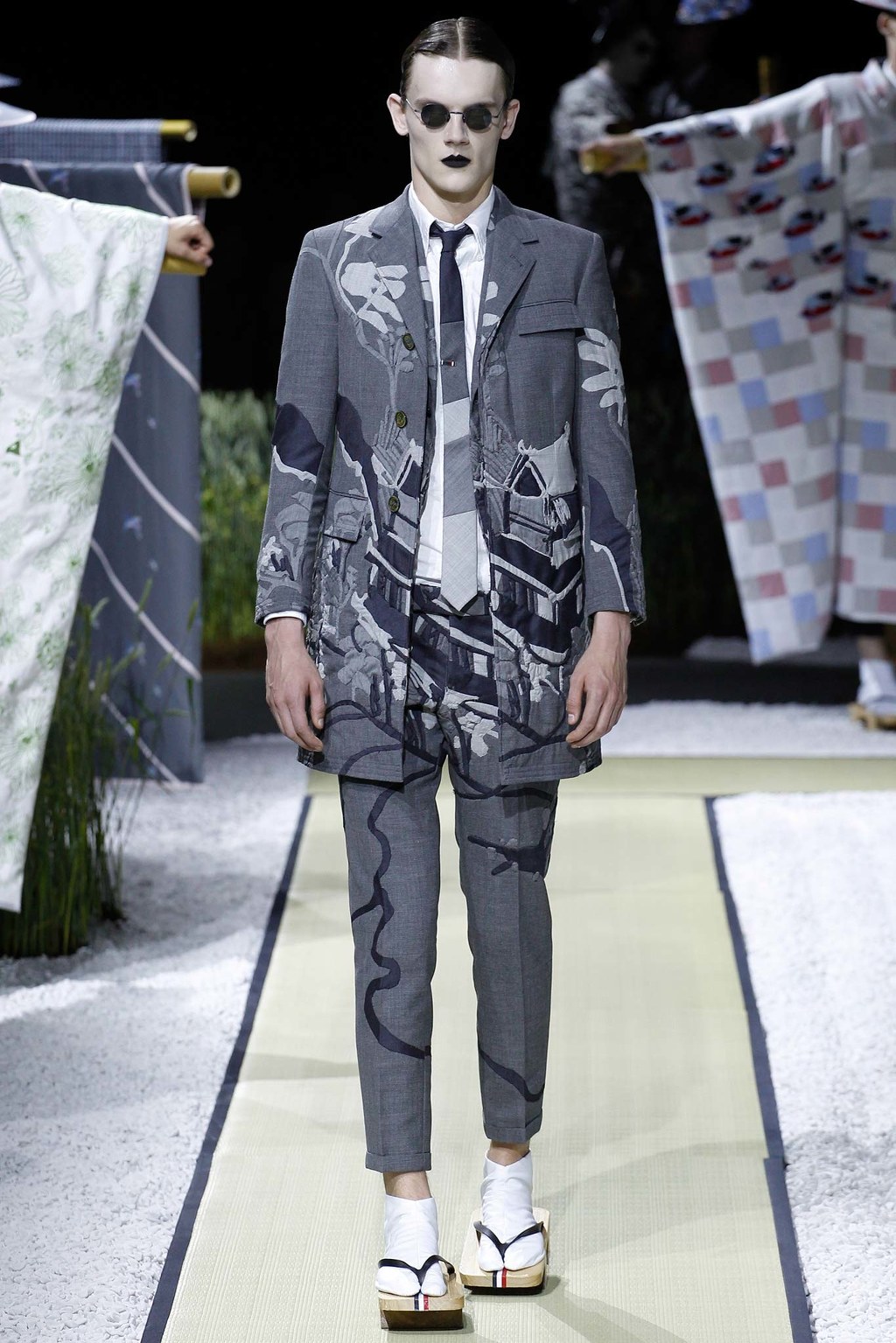 일본풍의 톰브라운 SS16 (데이터주의) | 인스티즈