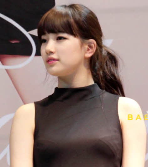 남자들이 좋아하는 목폴라와 민소매의 조합! | 인스티즈