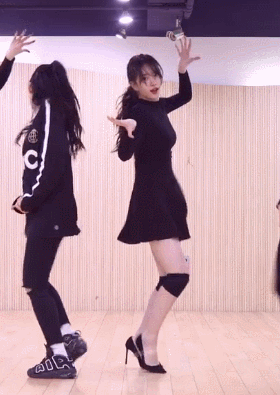 수지와 백댄서들.gif | 인스티즈