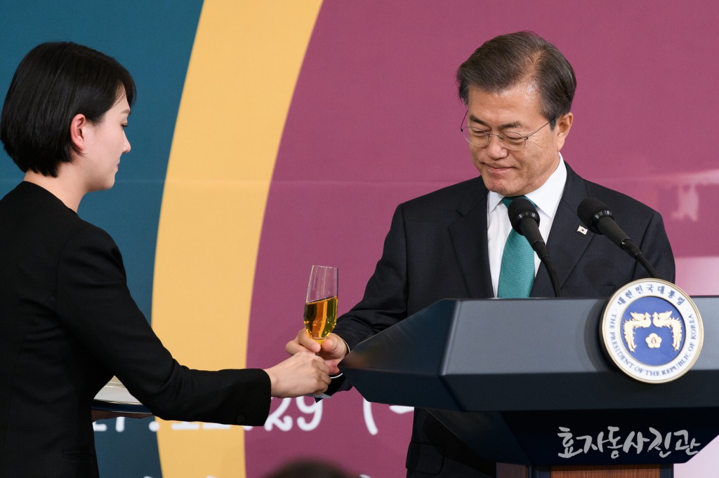 청와대 효자동 사진관) 스리랑카 대통령 국빈 만찬 준비하는 청와대 모습 | 인스티즈