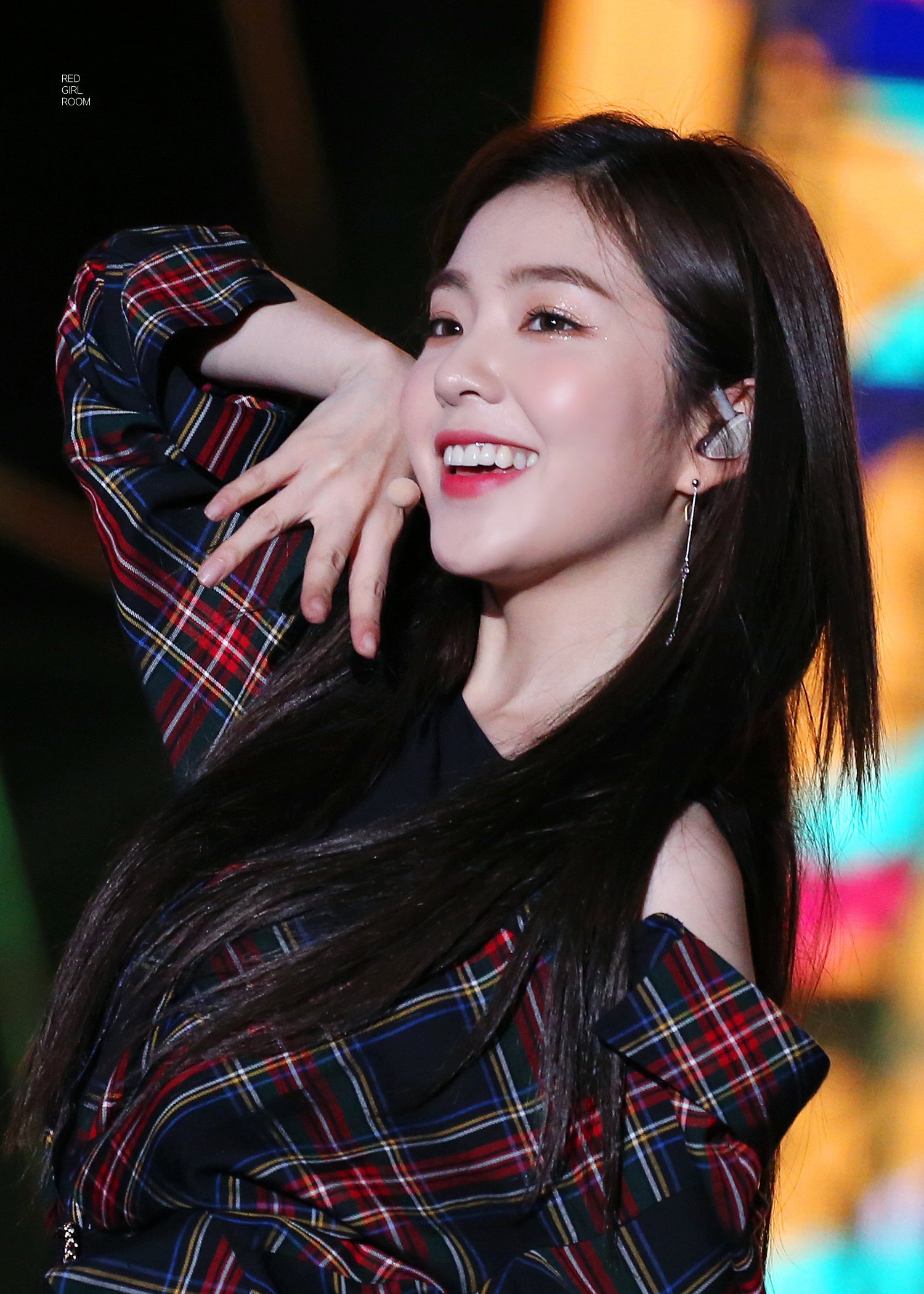 살랑살랑거리는 아이린.jpgif | 인스티즈