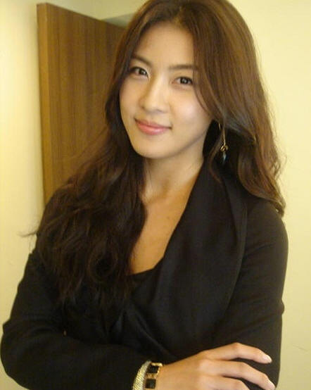 어느 연예인의 무섭도록 한결같은 협찬사진.jpg | 인스티즈