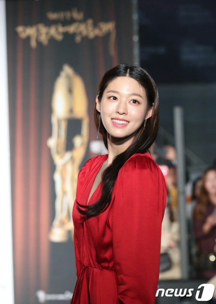 오늘자 대종상 영화제 설현 | 인스티즈