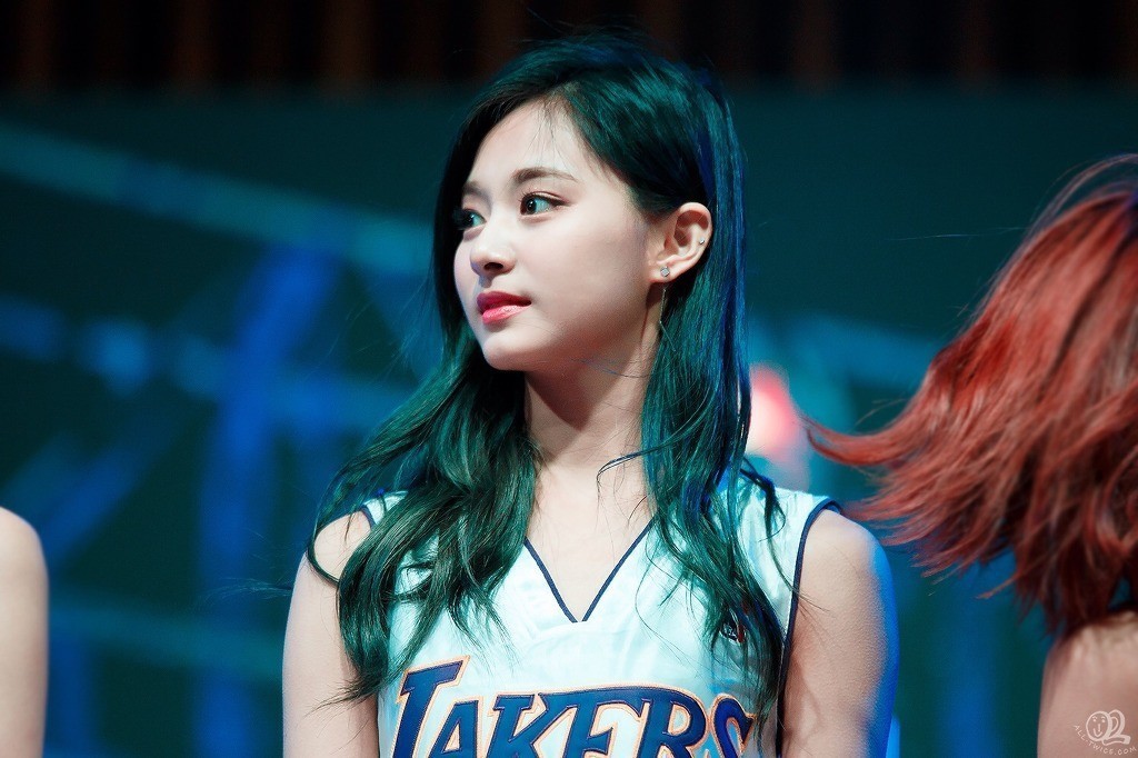 트와이스 쯔위 인생샷 찍던날.jpg | 인스티즈