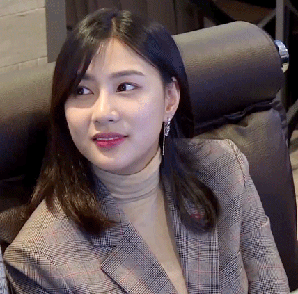 피시방에서 게임하는 오하영.gif | 인스티즈