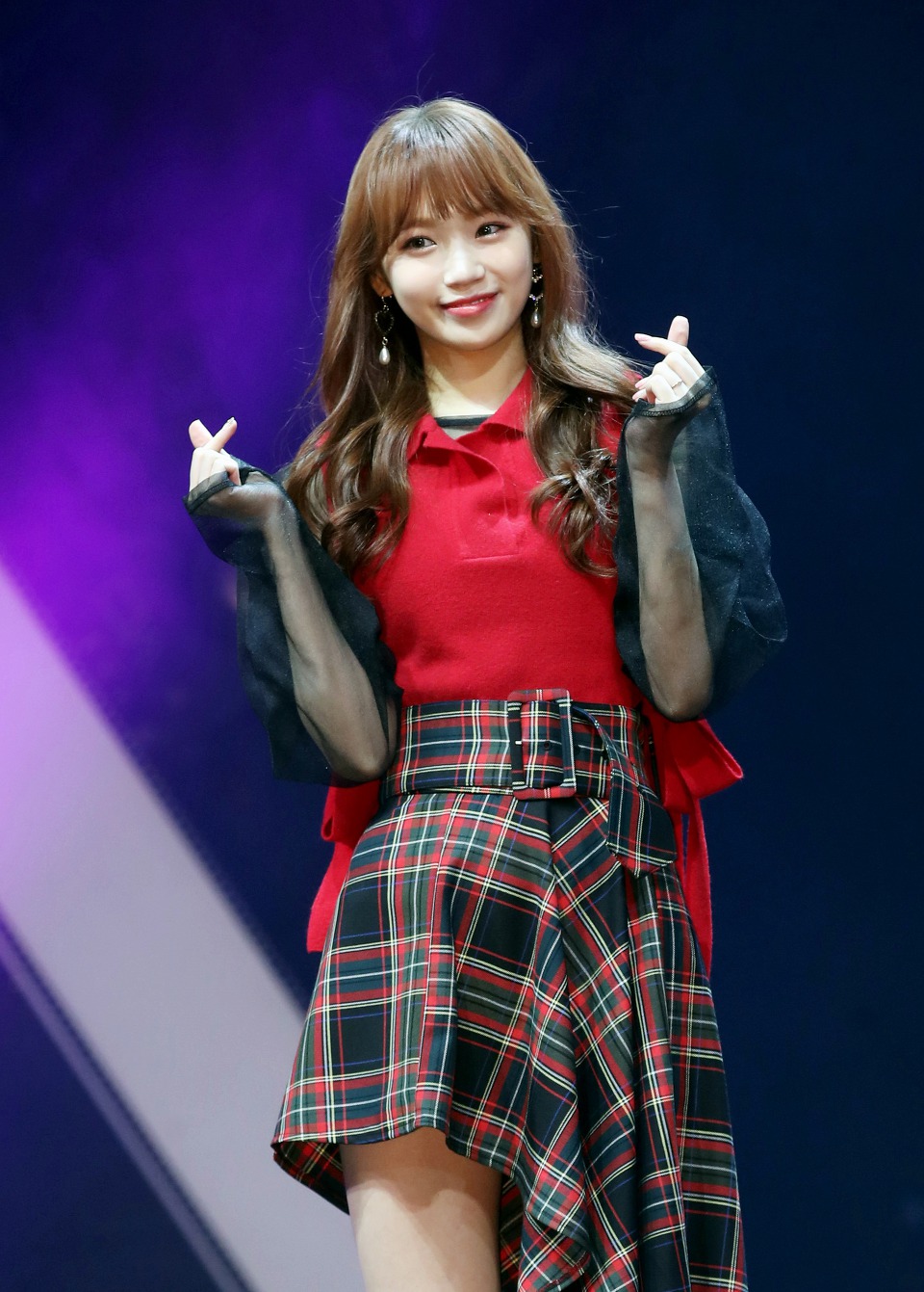 아이즈원 데뷔 미니 앨범 발매 기념 쇼케이스 | 인스티즈