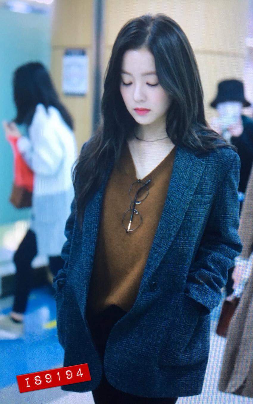 오전에 따숩게 옷 챙겨입고 출국한 레드벨벳 공항 프리뷰 | 인스티즈