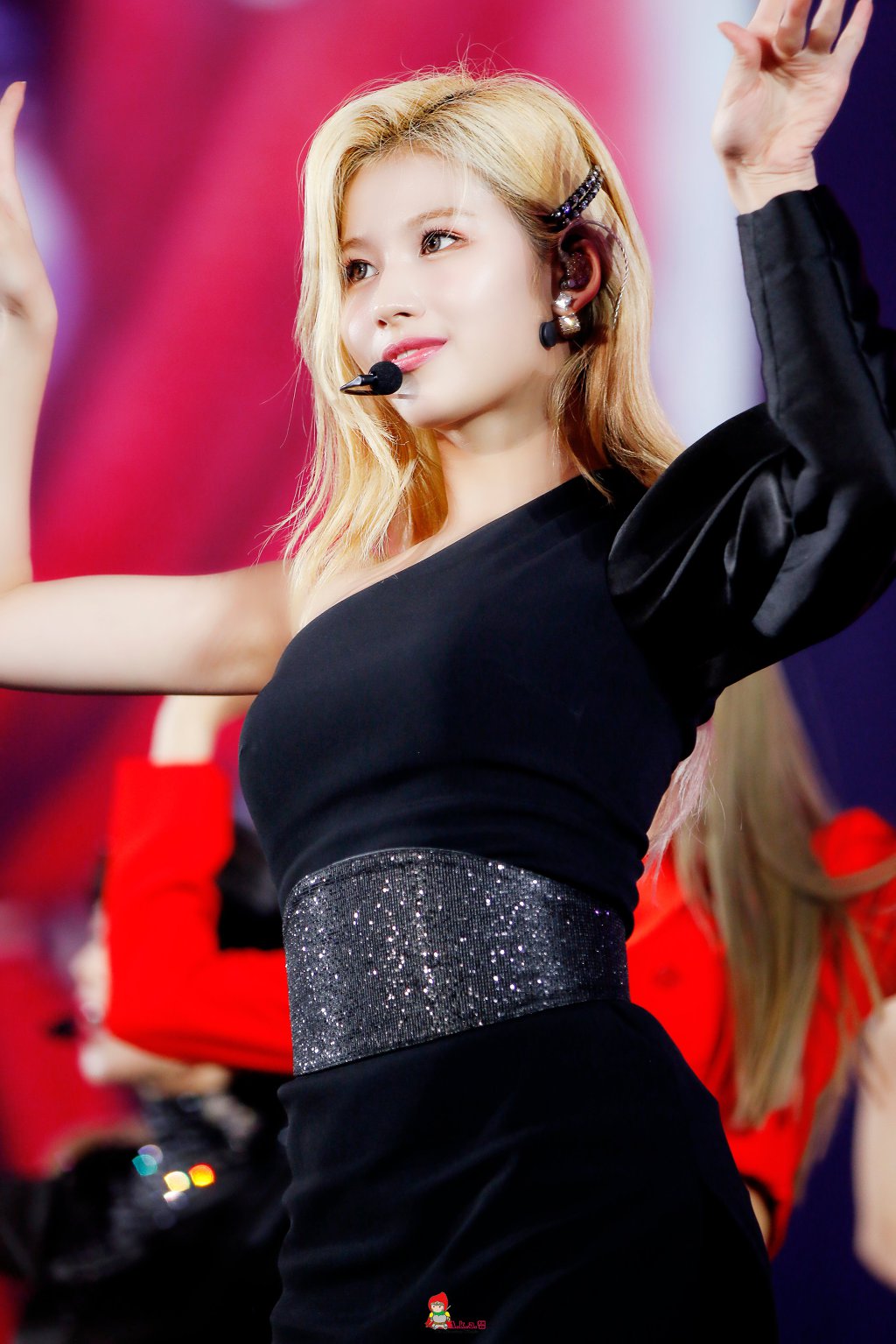 오늘이 생일인 트와이스 사나.jpgif (335장) | 인스티즈