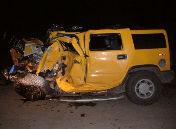 대형트럭과 사고나서 나름 선방한 험머 H2사진입니다 (혐오주의) | 인스티즈