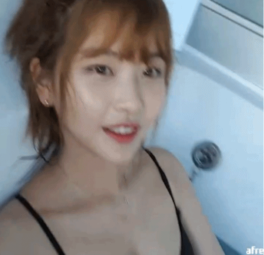 말숙이 레전드 수영장 방송.gif | 인스티즈
