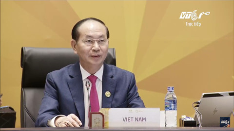 11/11 APEC 정상회의 본회의 세션에 참석한 문재인 대통령 | 인스티즈
