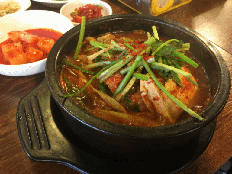 속시원한 국물! 얼큰한 동태탕 gif | 인스티즈