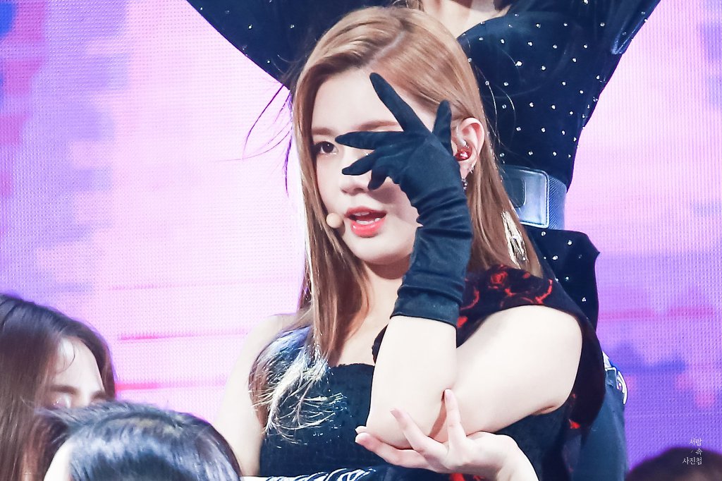 콧대가 이쁜 (여자)아이들 미연.jpgif | 인스티즈