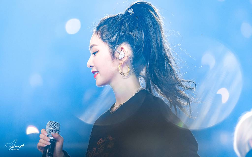콘서트에서 머리묶은 아이린.jpg | 인스티즈