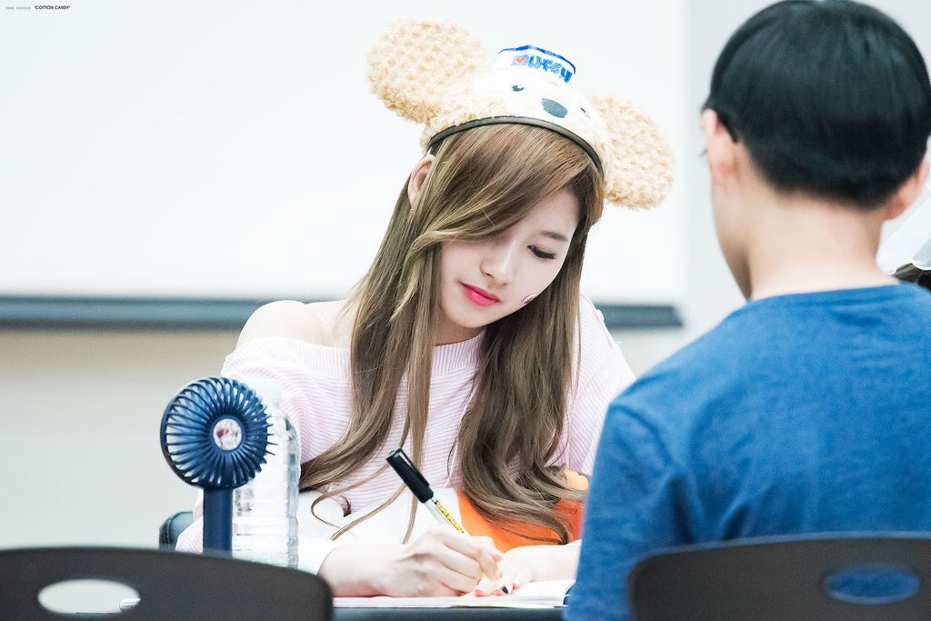 트와이스의 큐티갓 사나.jpg | 인스티즈