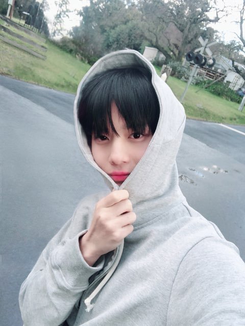 코디가 마음에 들지 않았던 아이돌홈마 | 인스티즈