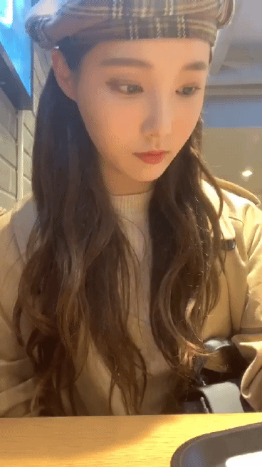 어제 3주년 기념 인스타 라이브한 모모랜드 연우.gif | 인스티즈