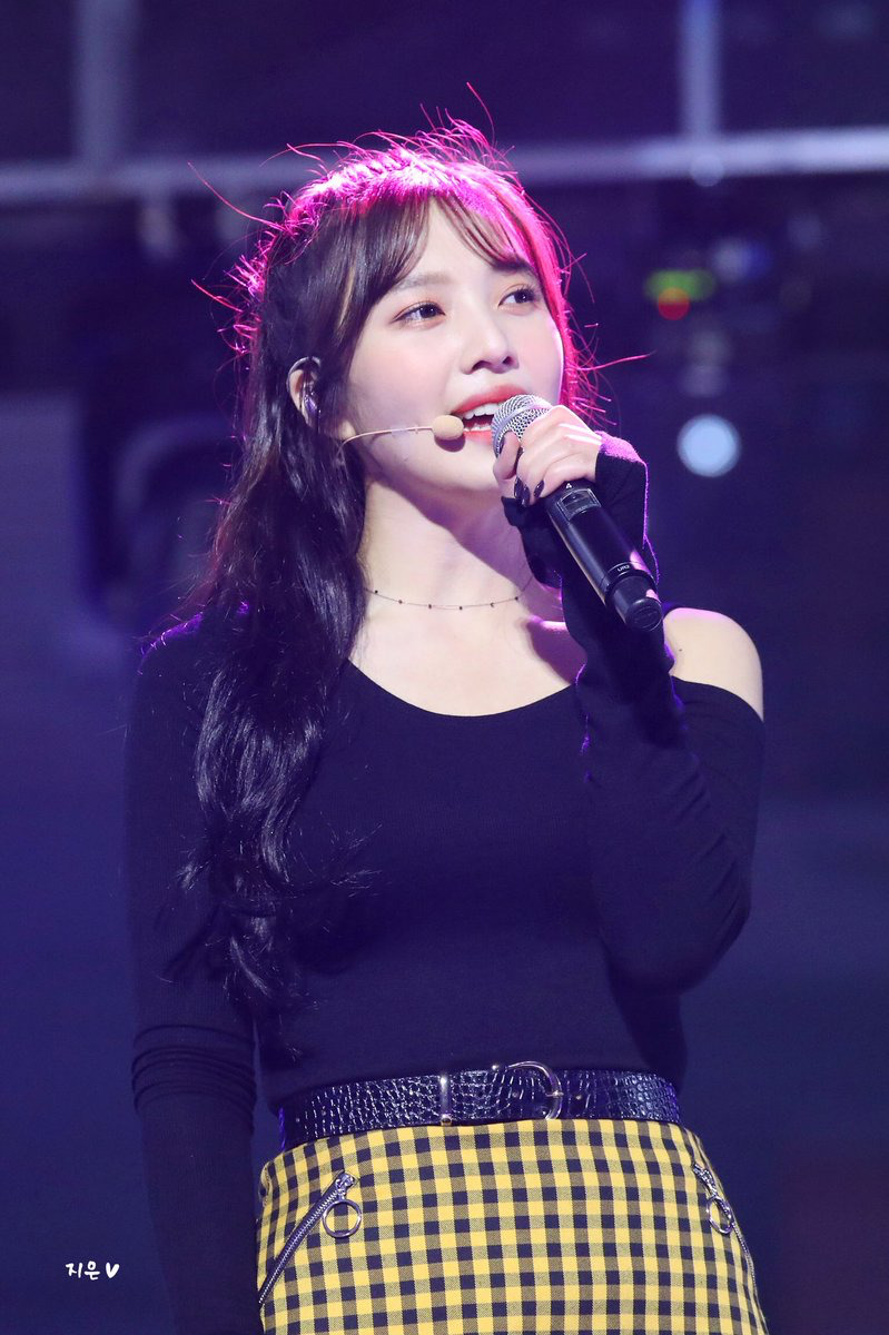 앞머리 내린 큐티섹시 체크 조이.jpgif | 인스티즈