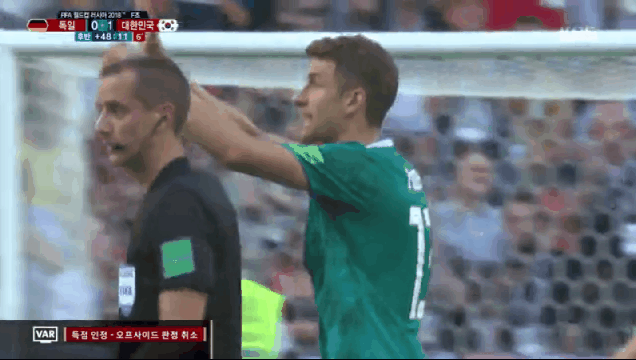 심판이 VAR 확인하고 골로 인정된 후 독일 팀.gif | 인스티즈
