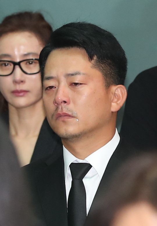 故김주혁 배우 발인식 현장 사진 | 인스티즈