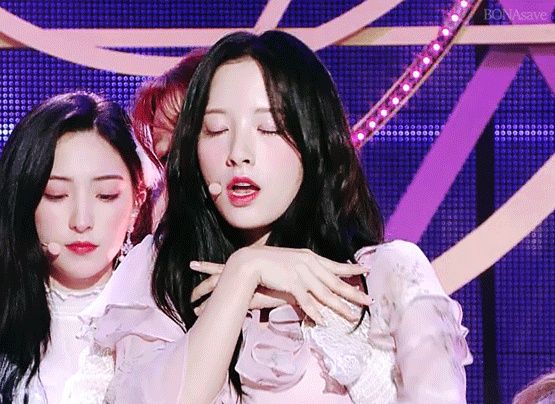 오늘자 음중 우주소녀 보나 비주얼.gif | 인스티즈