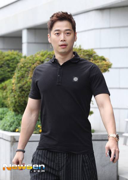 알수없는 김재원의 해투 출근길 패션 | 인스티즈