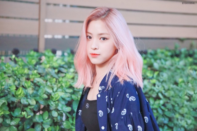 itzy 핑크돌 류진 - Want it + 달라달라 뮤뱅 상반기 결산 190628 | 인스티즈